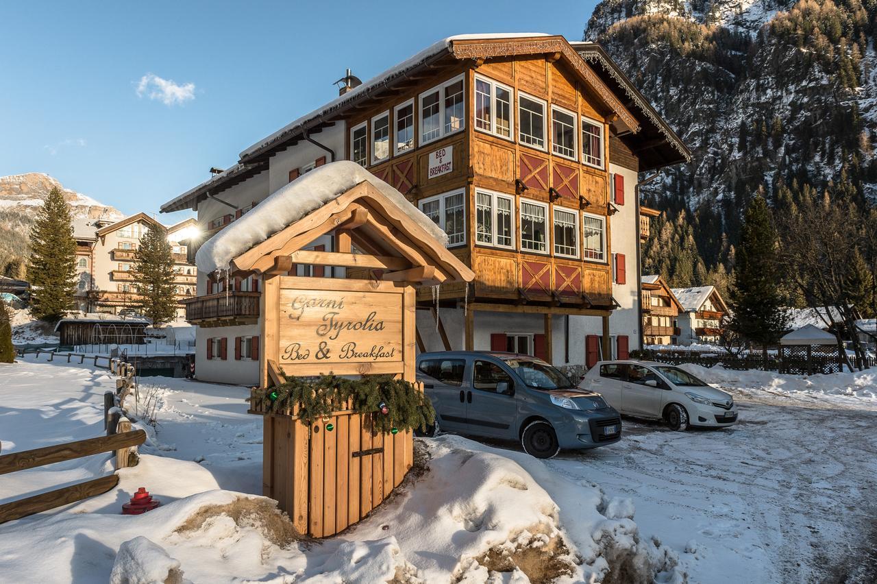 Hotel Garni Tyrolia Campitello di Fassa Exterior foto