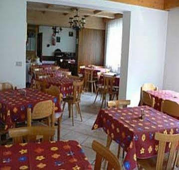 Hotel Garni Tyrolia Campitello di Fassa Exterior foto